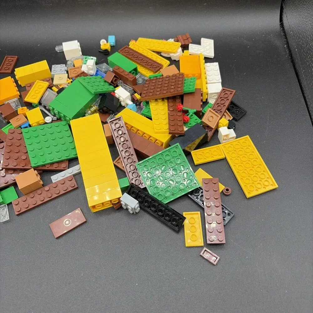 Lego Minecraft The Bee Cottage (#21241) 100% Complete With Instructions